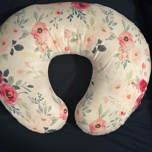 Nursing pillow